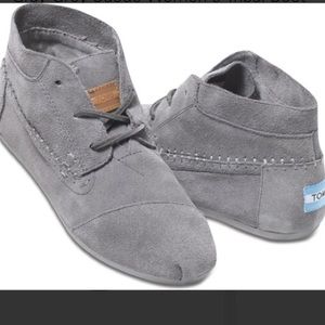 Women’s Size 8 - Toms Tribal Boots - Grey Suede